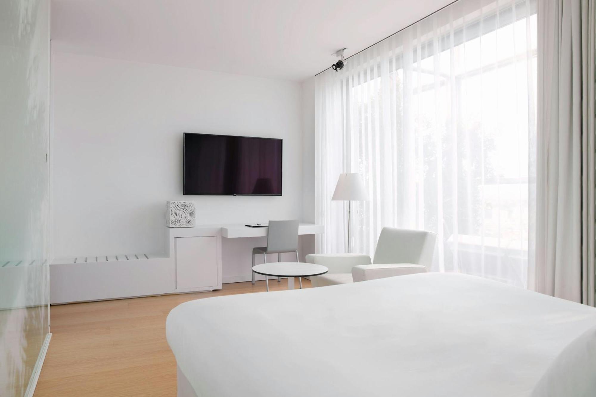 Renaissance Barcelona Fira 4*