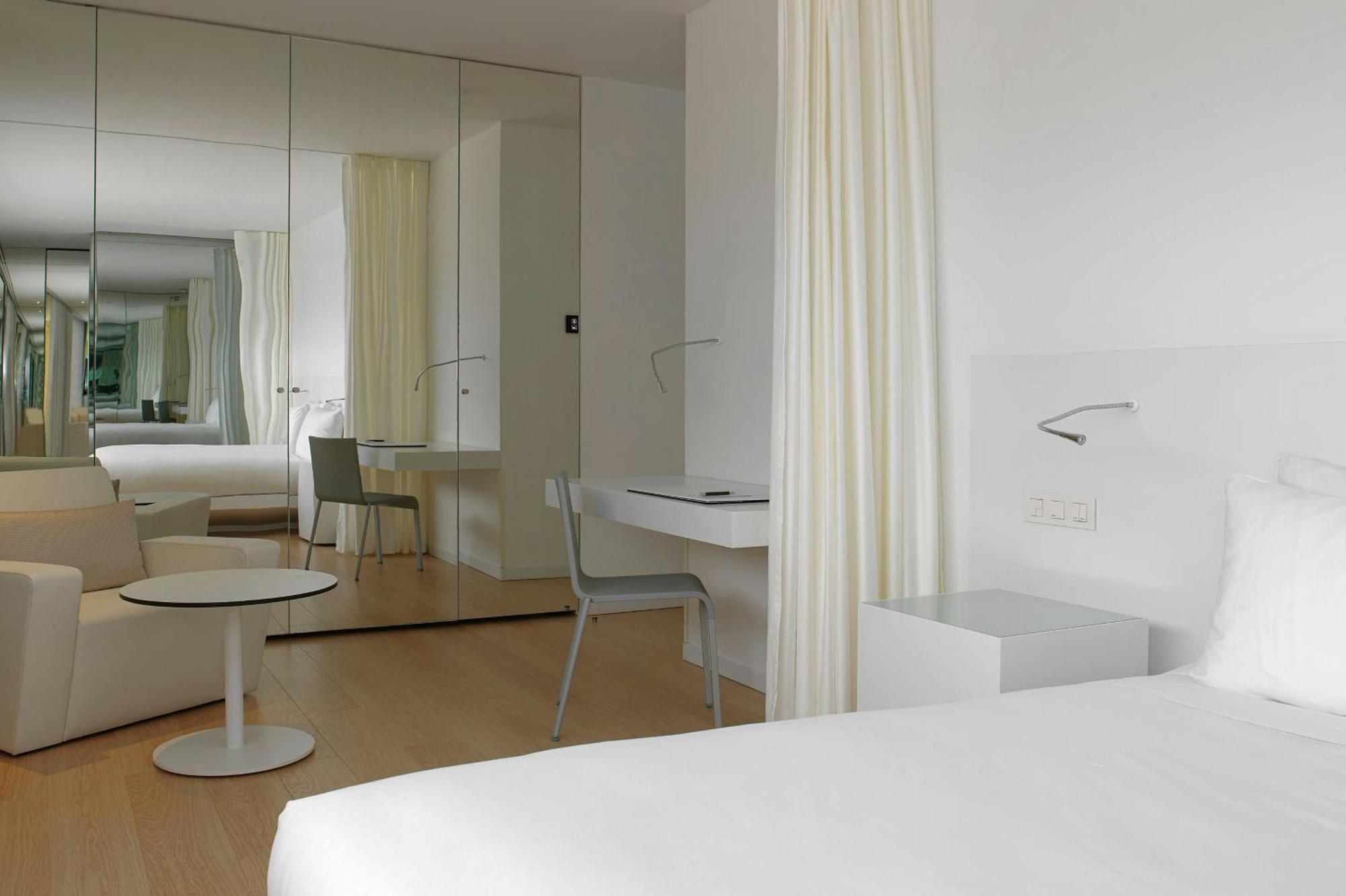 Renaissance Barcelona Fira 4*